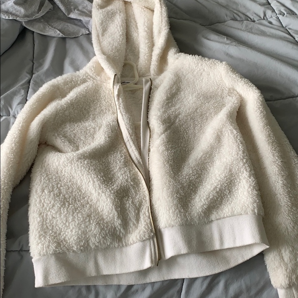 White hooded sweatshirt